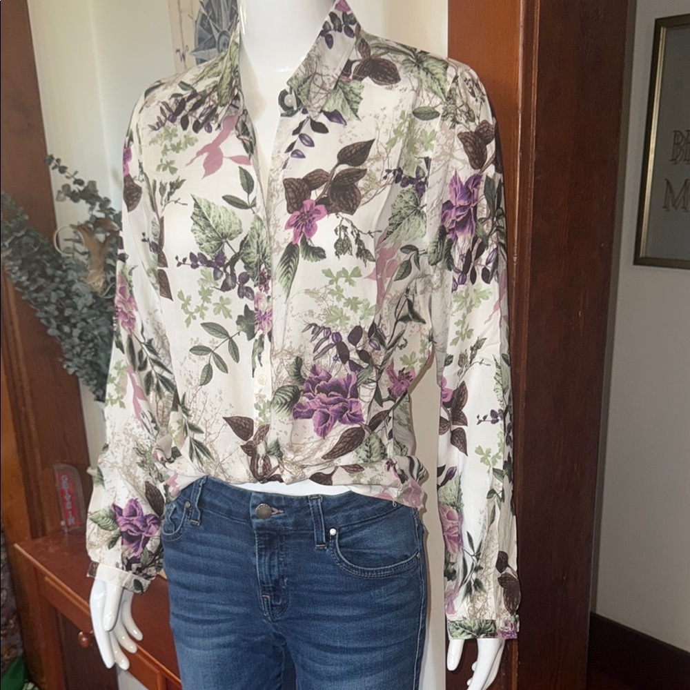 NWT northern reflections size small Floral Print Women's Top